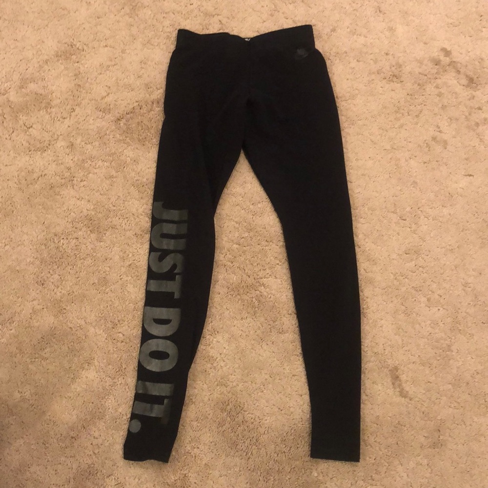SOLD Nike black leggings